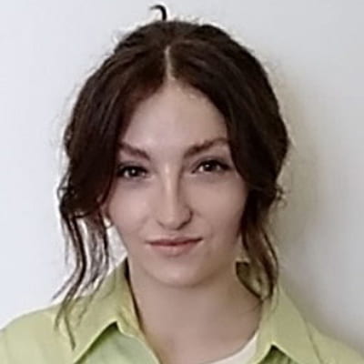 Alessandra Conevska Headshot